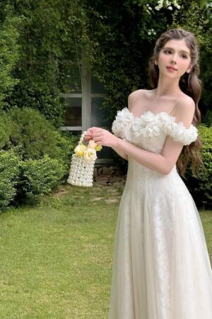 Đầm maxi ren phủ lưới đính hoa Sò Vintage – mẫu ALISA cho thuê tại Hà Nội
