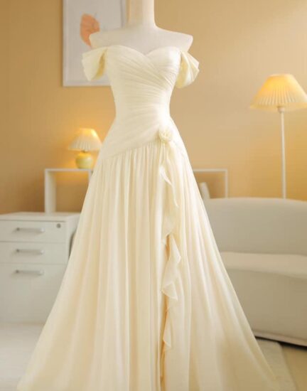 Đầm trễ vai bắt xếp tùng xẻ Sò Vintage – mẫu KASIA cho thuê tại Hà Nội