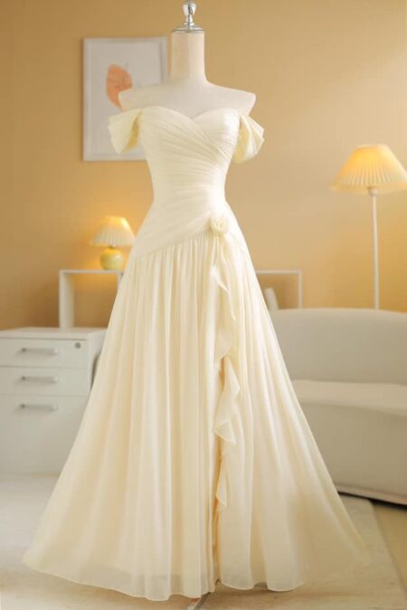 Đầm trễ vai bắt xếp tùng xẻ Sò Vintage – mẫu KASIA cho thuê tại Hà Nội