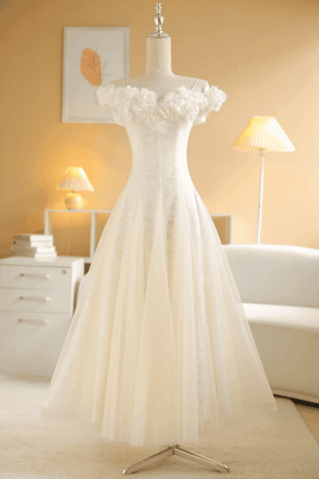 Đầm maxi ren phủ lưới đính hoa Sò Vintage – mẫu ALISA cho thuê tại Hà Nội