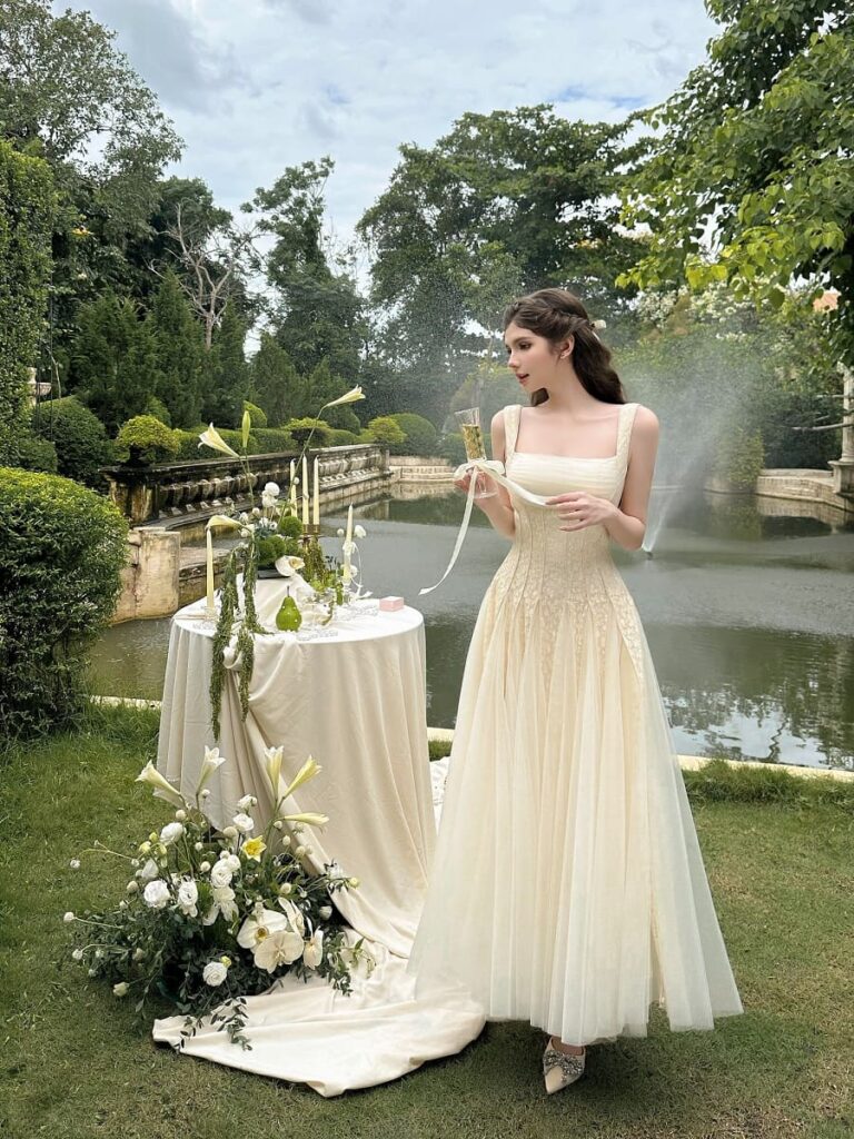 đầm maxi ren ánh phối lưới Sò Vintage – mẫu ELODIE cho thuê tại Hà Nội