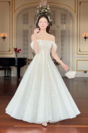 Đầm ren kim sa trễ vai phối lưới Sò Vintage – mẫu LAFINE cho thuê tại Hà Nội